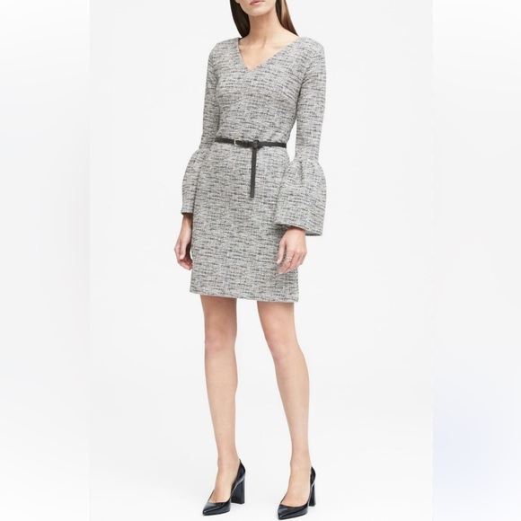 Banana Republic Dresses & Skirts - NWT Banana Republic dress with bell shaped sleeves